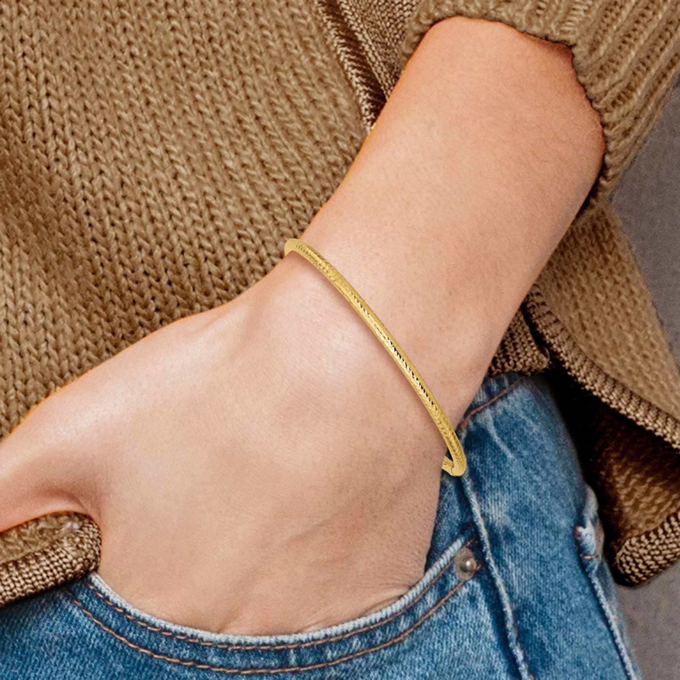 10k Yellow Gold 3mm Diamond-Cut Tube Slip-on Bangle - 16J2NA