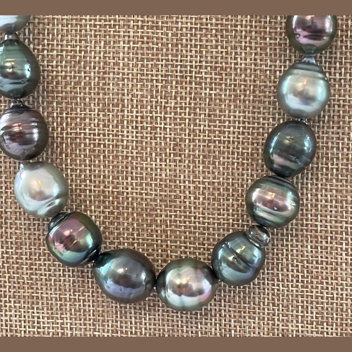 洋書 CULTERED PEARLS Lustrous, Incredible Vivid Natural Colors Tahitian Cultured