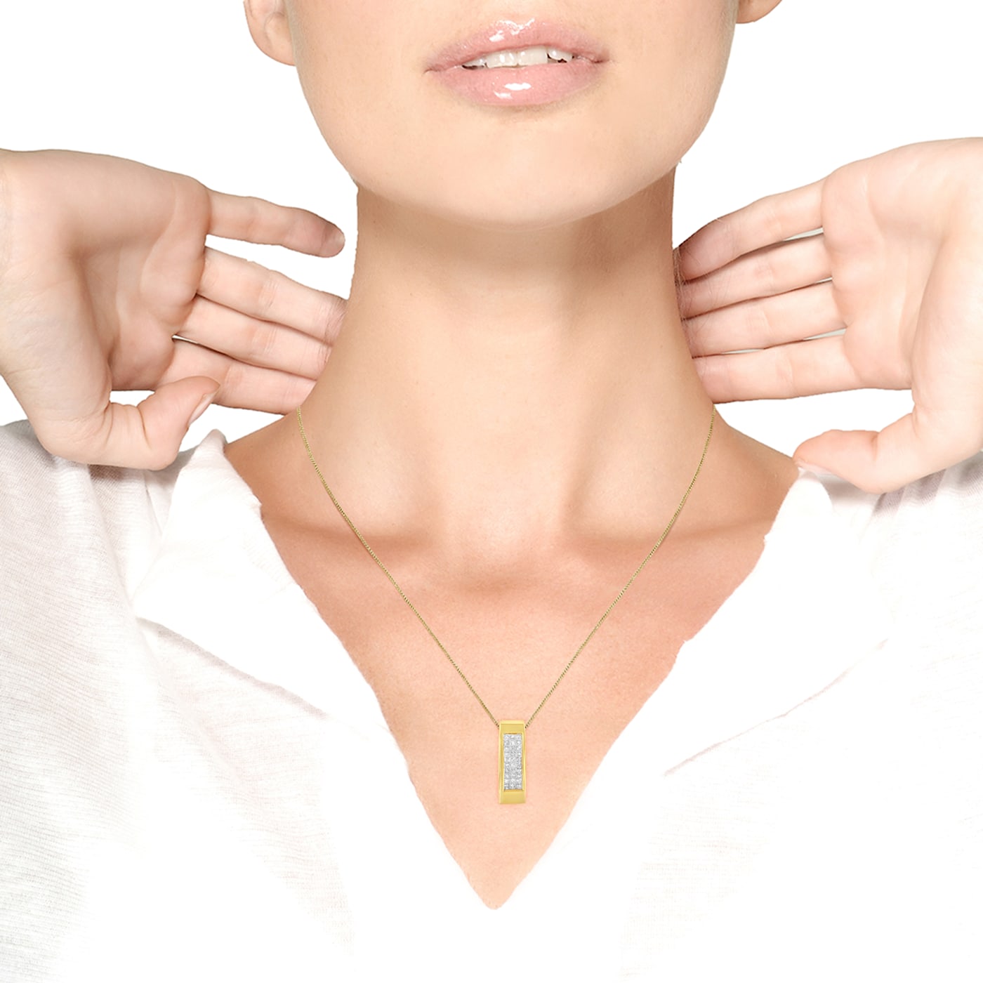 14K Yellow Gold 1/2ctw Square Diamond Vertical Bar Pendant w 14K Yellow Gold 1/2ctw Square Diamond Vertical Bar Pendant w