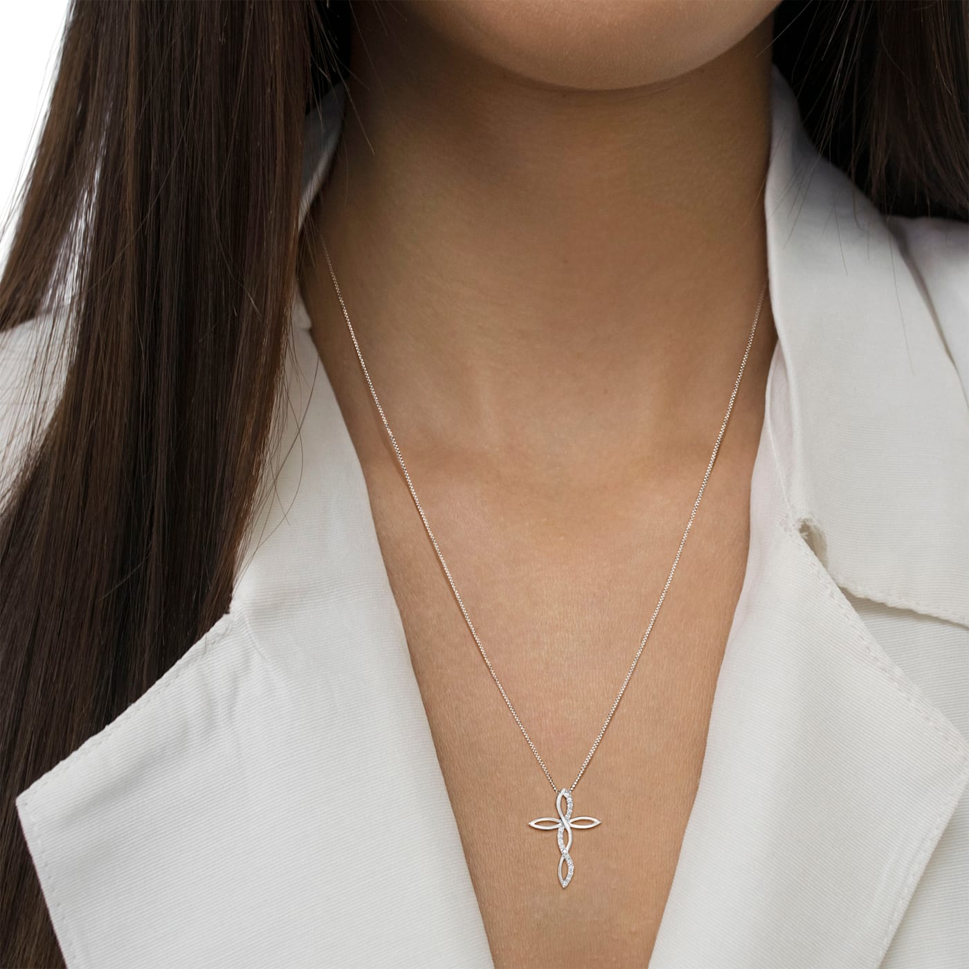 ネックレス・ペンダント QUARQOR 7521 silver925 NECKLACE 0.25ctw Diamond Cross Sterling Silver Necklace - 13KQ2A