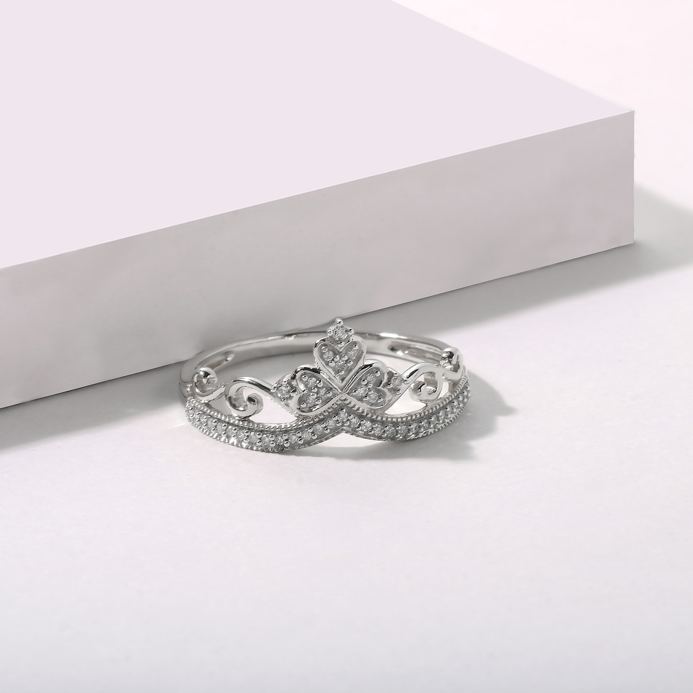 1/8ct TDW Diamond Princess Crown Fashion Ring in 10k White