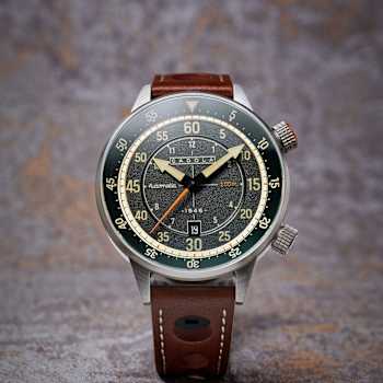 Cadola Rally Timer Green Dial White Bezel Brown Stainless Steel Band
Automatic Watch