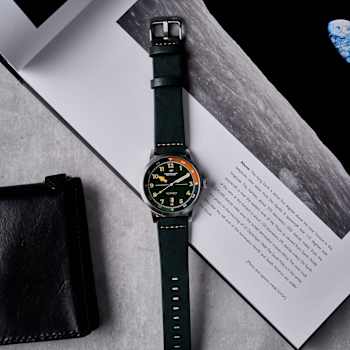 Dominatore Del Mare Camogli Green Dial White Bezel Green Stainless Steel
Band Automatic Watch