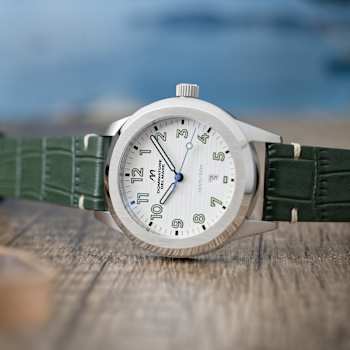 Dominatore Del Mare Aqua Sicura White Dial White Bezel Green Stainless
Steel Band Japan Quartz Watch
