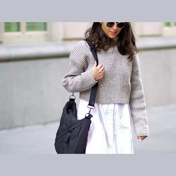 GO Dash Dot 2 Go Arly Messenger Handbag in Black