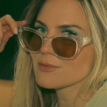 Peach Glamor Weslyn Sunglasses and Eyewear Applique Set- 1 Pair
Sunglasses, 2  Appliques