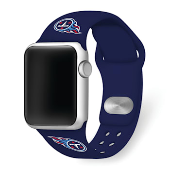 Gametime Tennessee Titans Navy Silicone Band fits Apple Watch (38/40mm
M/L). Watch not included.