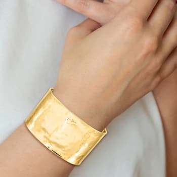 14k Yellow Gold 37mm Hammered Polished Cuff Bangle