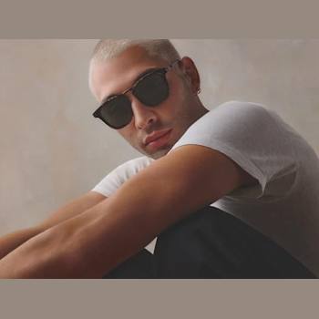 Quay Walk On Black Tortoise Round Frame / Smoke Lenses Sunglasses