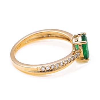 1.08 Ctw Emerald With 0.15 Ctw White Diamond Ring in 14K YG