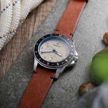 Dominatore Del Mare Bandiera Cream Dial White Bezel Tan Stainless Steel
Band Japan Quartz Watch