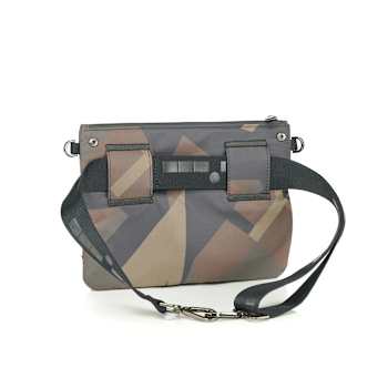 GO Dash Dot Crossbody Belt Handbag in Camo Black