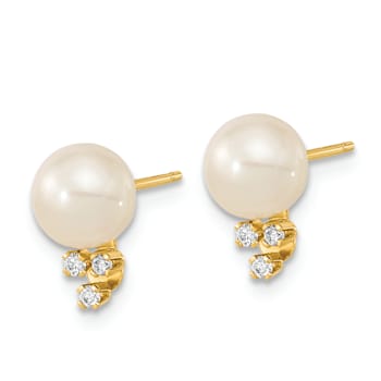 14K Yellow Gold 6-7mm White Round Freshwater Cultured Pearl 0.06ct
Diamond Post Earrings