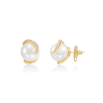 White Freshwater Pearl with 0.14ctw Diamond 14K Yellow Gold Stud Earrings