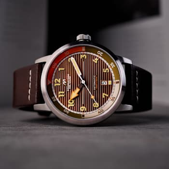 Dominatore Del Mare Camogli Brown Dial White Bezel Brown Stainless Steel
Band Automatic Watch