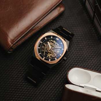 Thomas Earnshaw Discovery Drake Skeleton Automatic