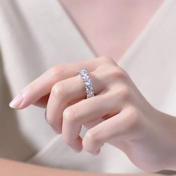 Heart Shape CZ Band Ring In White Rhodium Over Brass