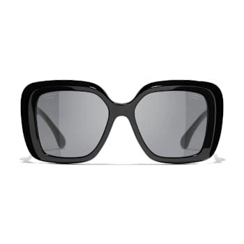 Chanel Black Square Frame with "CC" Heart / Gray Polarized
Lenses Sunglasses