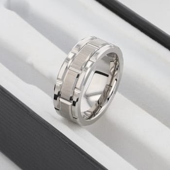 WARWICK Beveled Tungsten Carbide Wedding Band with Brush Finished Center
and Alternating Grooves 8mm