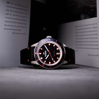 Dominatore Del Mare Tropea Black Dial Black Bezel Black Stainless Steel
Band Automatic Watch