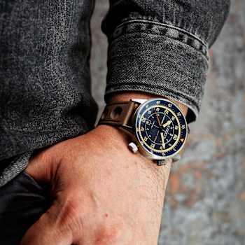 Cadola Rally Timer Blue Dial White Bezel Tan Stainless Steel Band
Automatic Watch