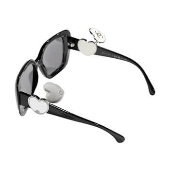Chanel Black Square Frame with "CC" Heart / Gray Polarized
Lenses Sunglasses