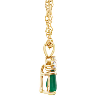 6x4mm Pear Shape Emerald with Diamond Accents 14k Yellow Gold Pendant
With Chain