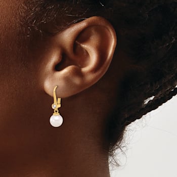 14K Yellow Gold 7-8mm Round White Akoya Cultured Pearl and 0.10 cttw
Diamond Dangle Earrings