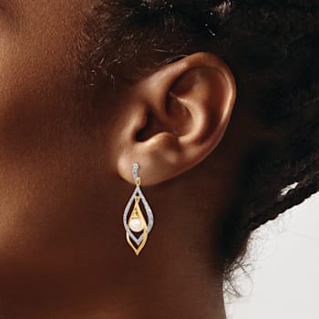 14K Yellow Gold 5-6mm White Round Freshwater Cultured Pearl 0.02ct
Diamond Dangle Earrings