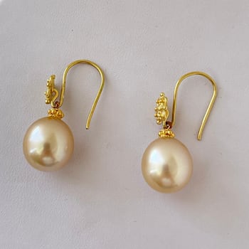 Rare Flawless 11mm Drop Golden South Sea Cultured Pearl 18K Yellow Gold
Bali Style Earrings