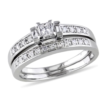 1/3 CT TW Princess Cut, Baguettes and Round Diamond Bridal Set in
Sterling Silver