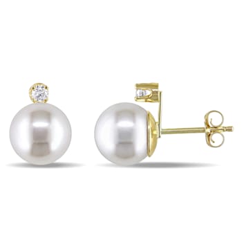 8-9MM Freshwater Cultured Pearl and 1/10 CT TW Diamond Stud Earrings in
14K Yellow Gold
