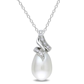 9-9.5MM Freshwater Cultured Pearl and Diamond Twist Pendant with Chain
in Sterling Silver