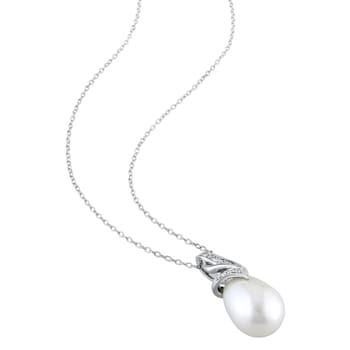 9-9.5MM Freshwater Cultured Pearl and 1/10 CT TW Diamond Earrings and
Pendant Set in Sterling Silver