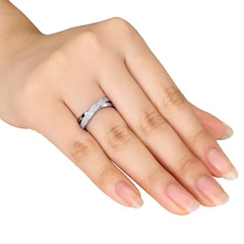 1/6 CT TW Diamond Crossover Ring in Sterling Silver