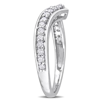 1/3 CT TW Diamond Chevron Ring in Platinum