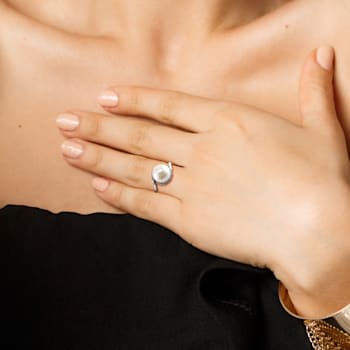 9.5-10MM Freshwater Cultured Pearl and 1/10 CT TW Diamond Curlicue Ring
in Sterling Silver