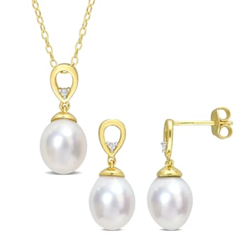 8-9MM South Sea Cultured Pearl & White Topaz Earrings & Pendant
Set in Yellow Plated Sterling Silver