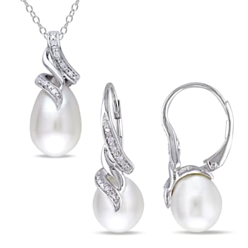 9-9.5MM Freshwater Cultured Pearl and 1/10 CT TW Diamond Earrings and
Pendant Set in Sterling Silver