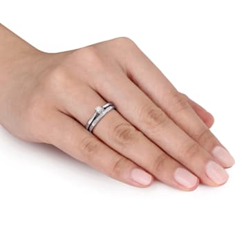1/6 CT TW Diamond Bridal Set in Sterling Silver