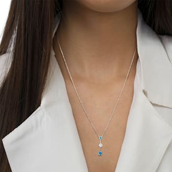 14K White Gold 1 1/2ctw White and Treated Blue Diamond Pendant With
Chain(H-I, I1-I2)