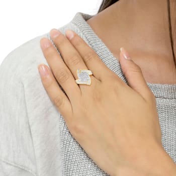 10K Yellow Gold Round and Baguette Diamond Crossover Cluster Ring (3ctw,
I-J Color, I1-I2 Clarity)