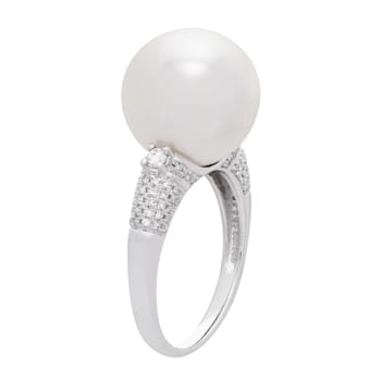 14K White Gold White Ming Pearl and 1/4cttw Diamond Ring