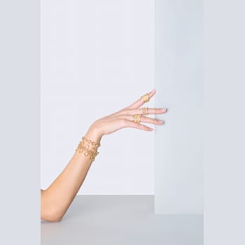 Anniversary100 bracelet smooth band infinity draw in yellow gold 18k.
size M/L