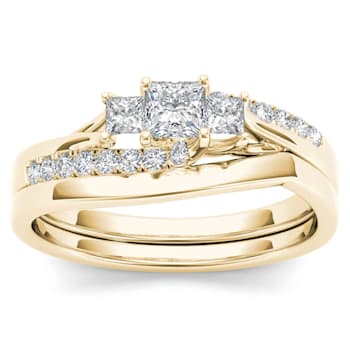 14K Yellow Gold .50ctw Princess Diamond Ladies Swirl 3 Stone Engagement
Ring (I2-Clarity-H-I-Color)