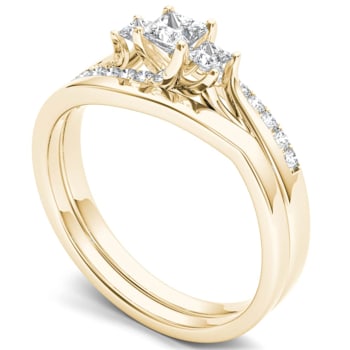 14K Yellow Gold .50ctw Princess Diamond Ladies Swirl 3 Stone Engagement
Ring (I2-Clarity-H-I-Color)