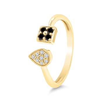 18K Yellow Gold Ring with White and Black Diamonds in Center