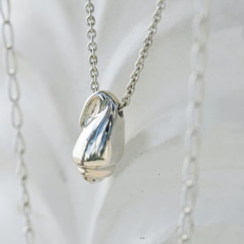 TANE TULUM Por TANE Sterling Silver Shell Shape Large Necklace