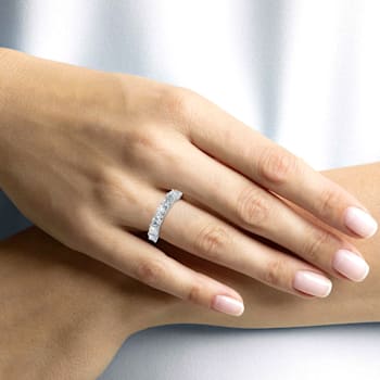 2.00 Ct Oval Shape five stone Lab-Grown Diamond band in Oval set
Horizontal in 14K White Gold.