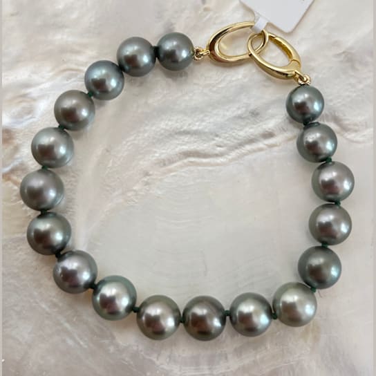 Natural Color Silver Gray AAA1 8mm Tahitian Cultured Pearl Bracelet 18k
Yellow Gold plated Clasp